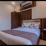 Hotel Golden Palms