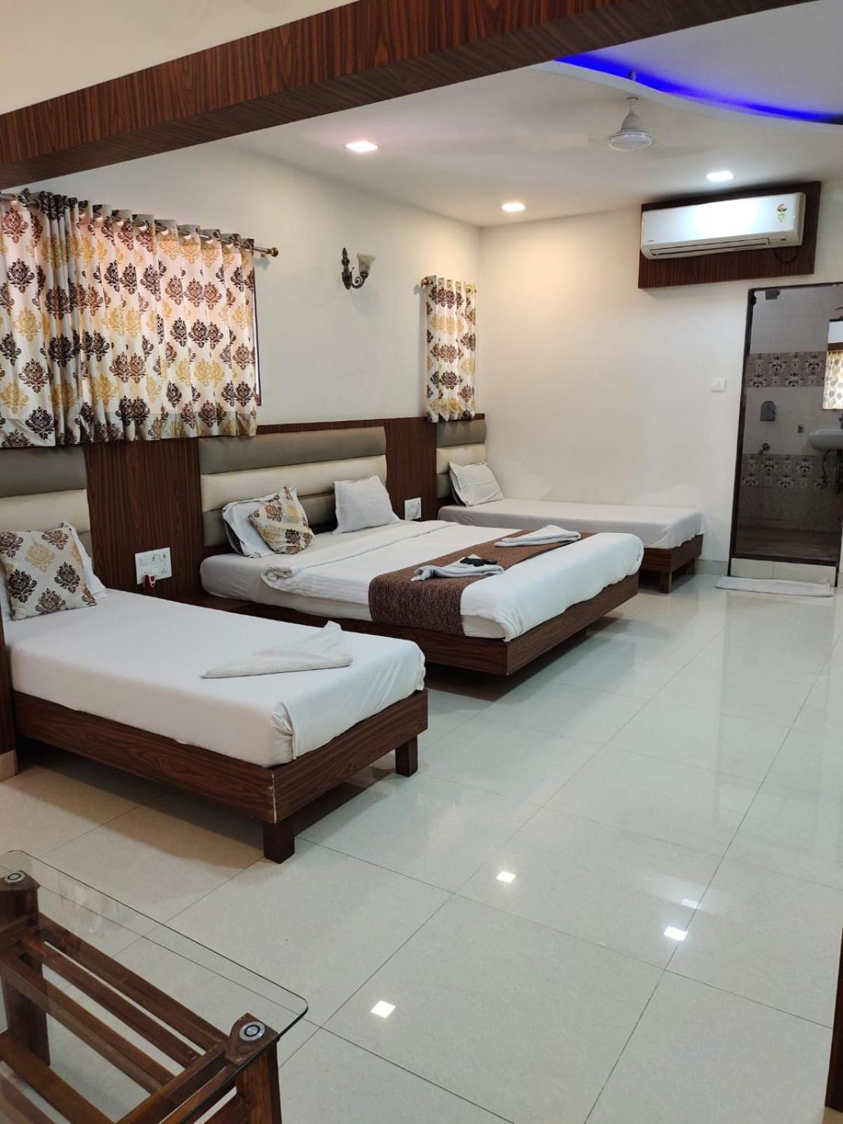 Golden Palms Hotel