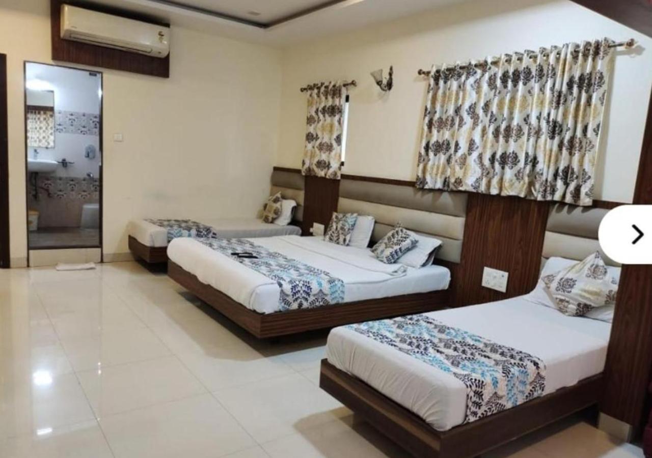 Golden Palms Hotel Bombaj