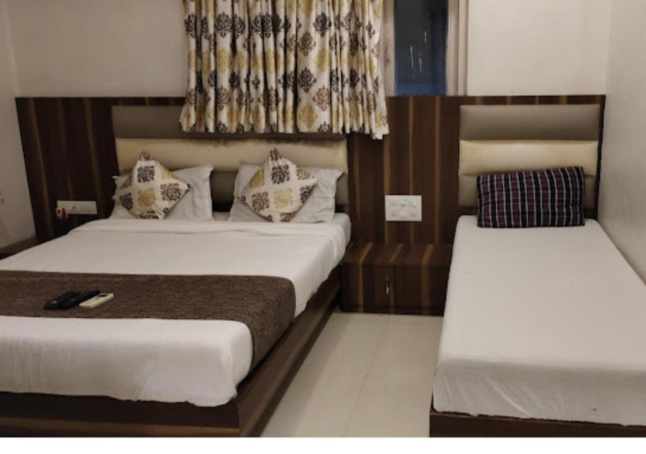 Golden Palms Hotel Bombaj