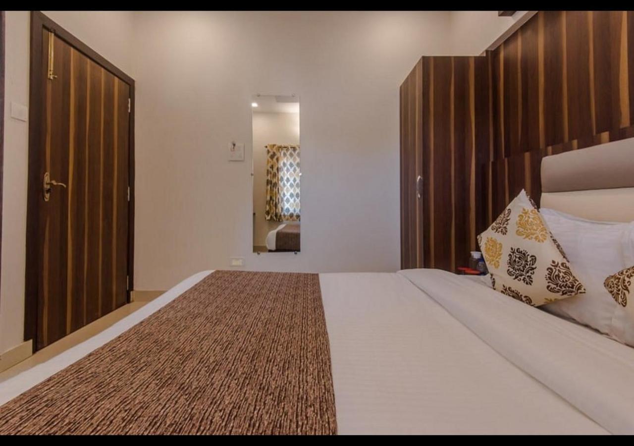 Golden Palms Hotel Bombaj